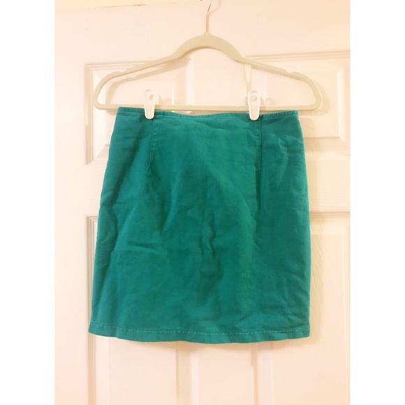 Green denim mini skirt. - Picture 2 of 3